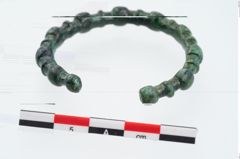 Foto von Bronzeknotenarmreif (NHMW-PRAE-026511)